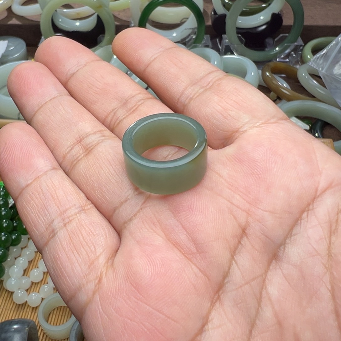 妙***.和田玉未镶嵌戒指