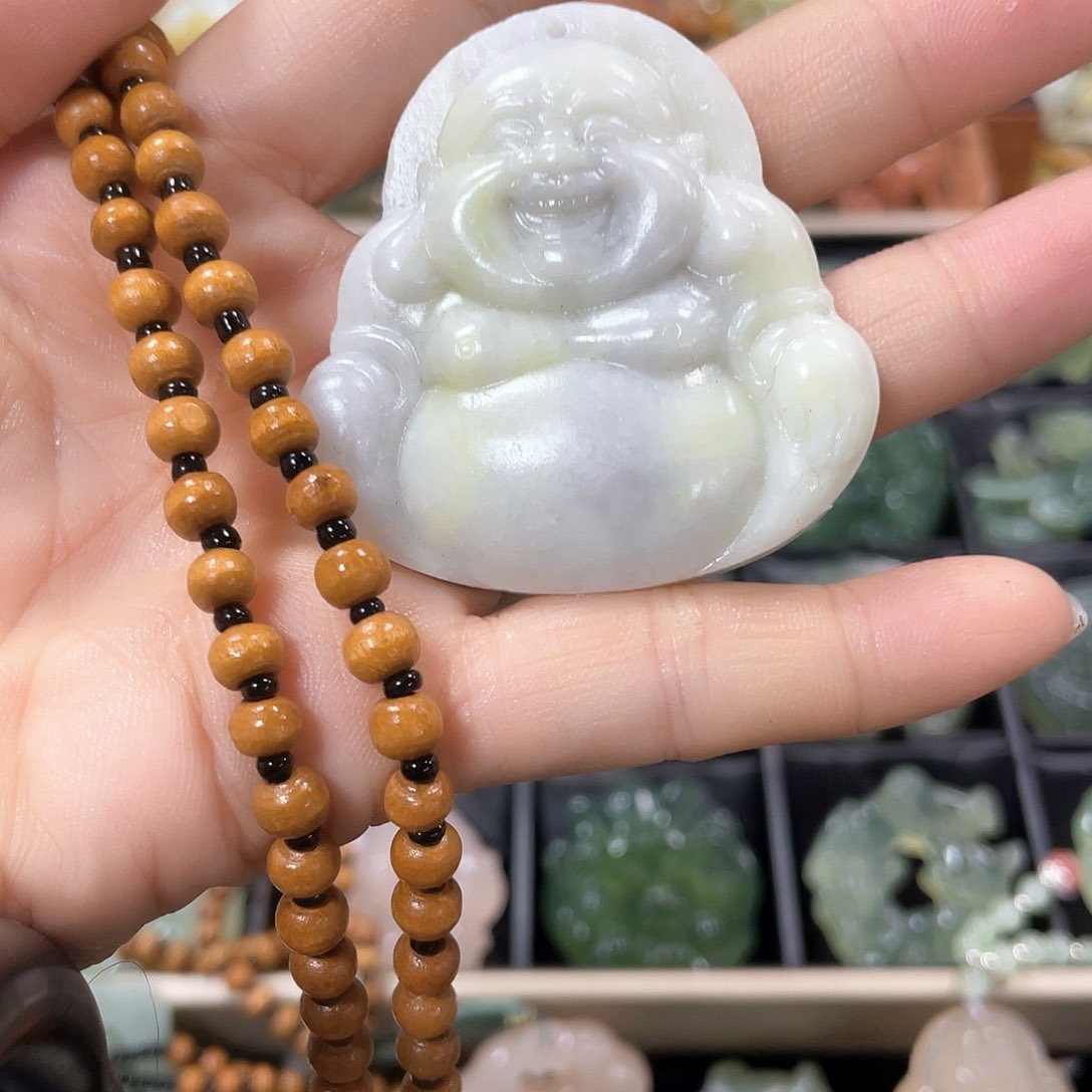 蛇纹石玉颈饰未镶嵌