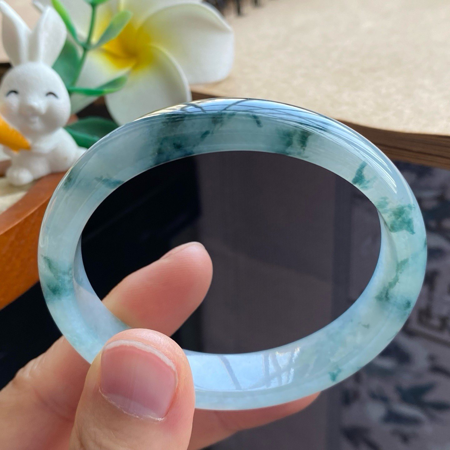 323盘2181号55.6-47.5-12.7-6.8！飘花镯真的富含山水意翡翠手镯