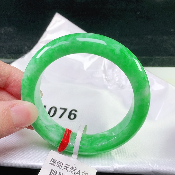 未镶嵌手镯翡翠1076