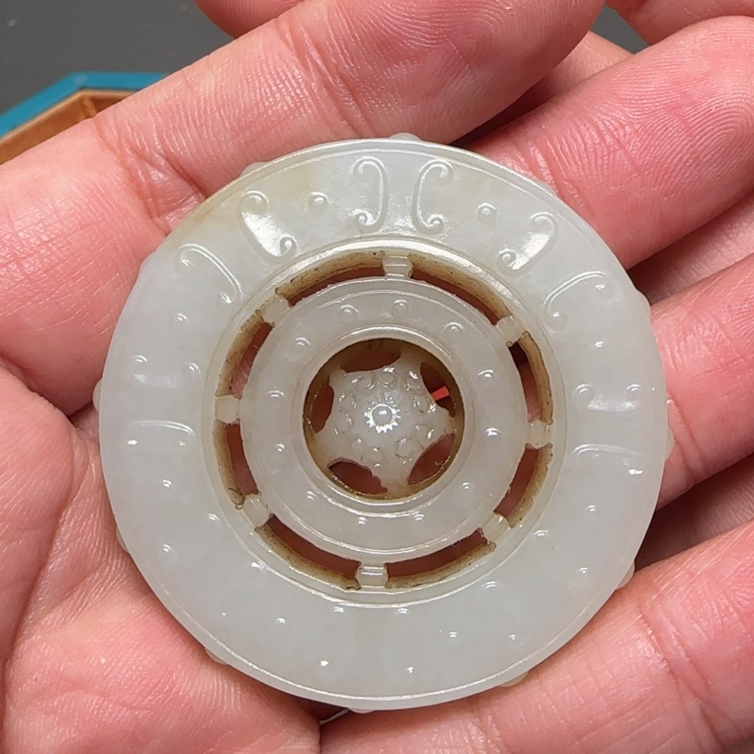 和田玉把件未镶嵌黄*耿