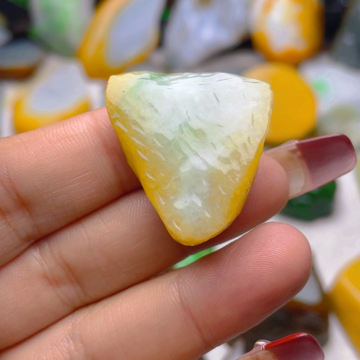 翡翠挂件未镶嵌翡翠