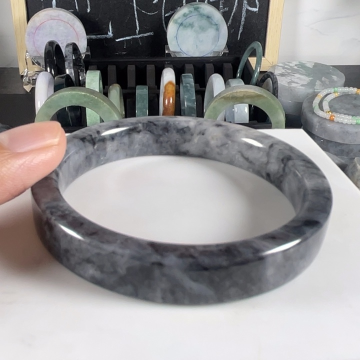 定制翡翠未镶嵌黑乌鸡