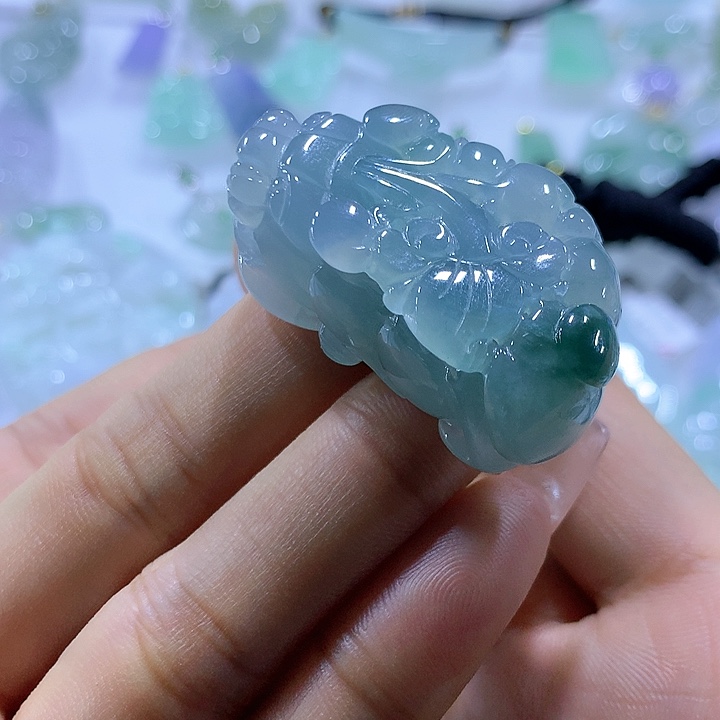 翡翠颈饰未镶嵌天然翡翠A货吊坠