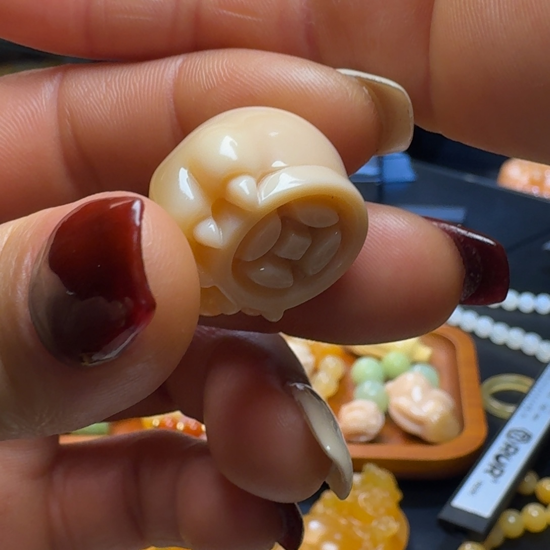 修***石英质玉（缅黄）未镶嵌挂件