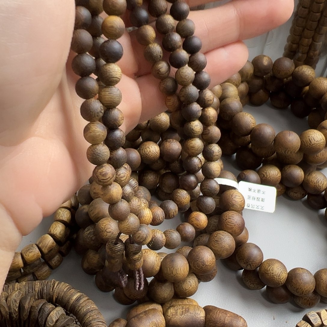 椰***皮沉香碎屑沉香奇楠蓝宝石高油脂99沉卡6多圈14.6克