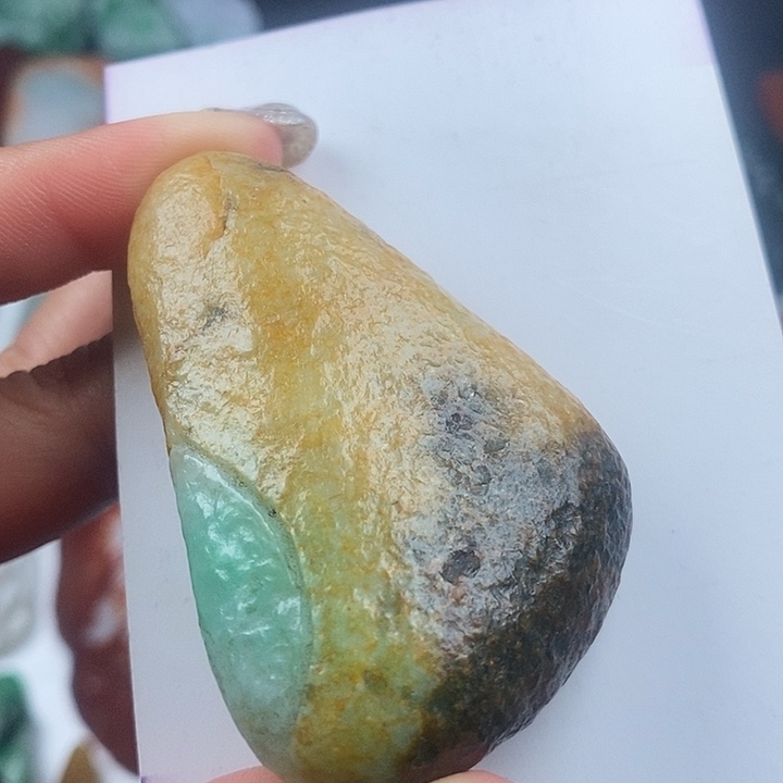 翡翠颈饰未镶嵌天然