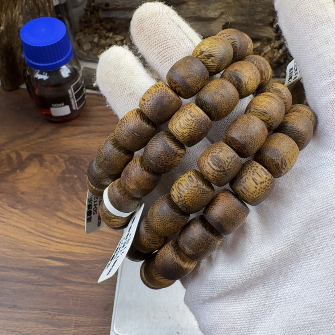 沉香沉香碎屑乌身圆叶鼓1.1尺寸11克加