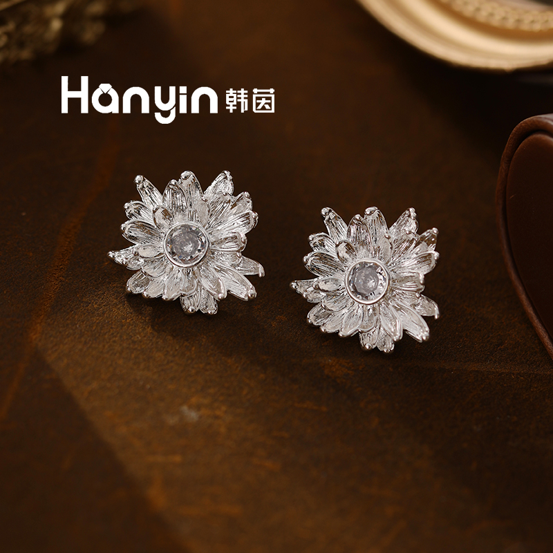 铜合金合成锆石耳饰 925银针闪亮花瓣时尚气质百搭个性轻奢耳钉