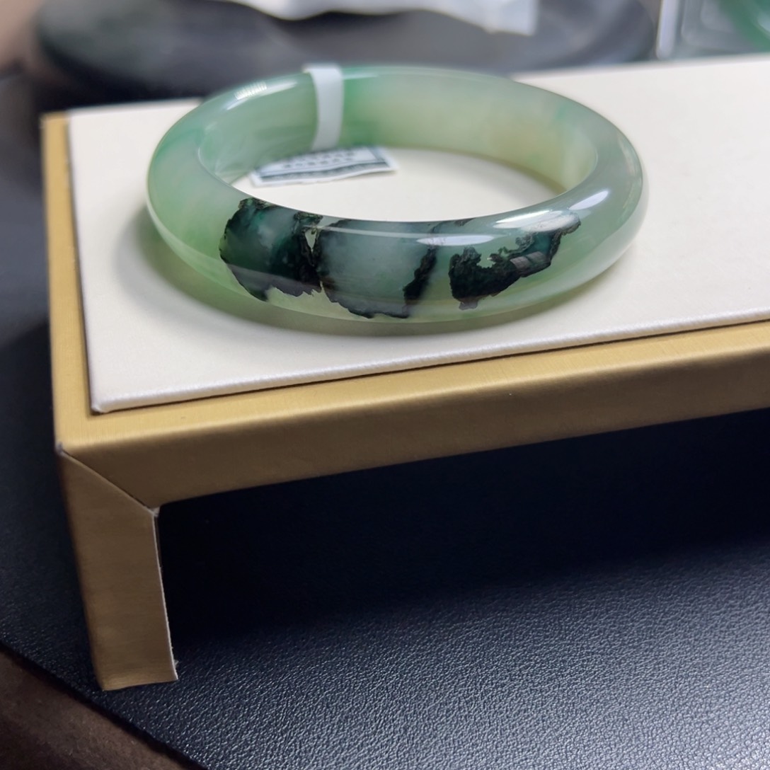 石英质玉手镯未镶嵌56.57