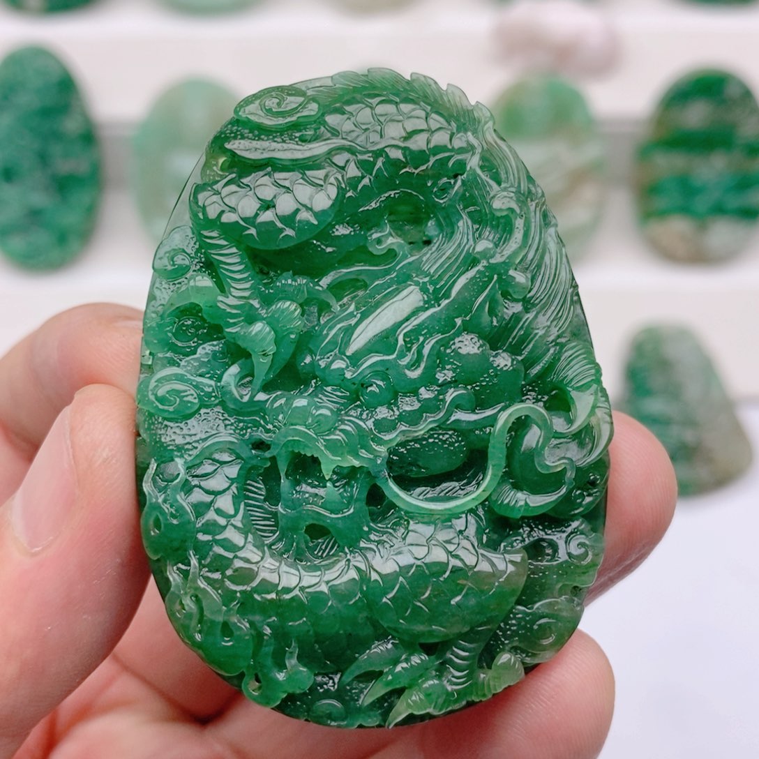 独山玉颈饰未镶嵌