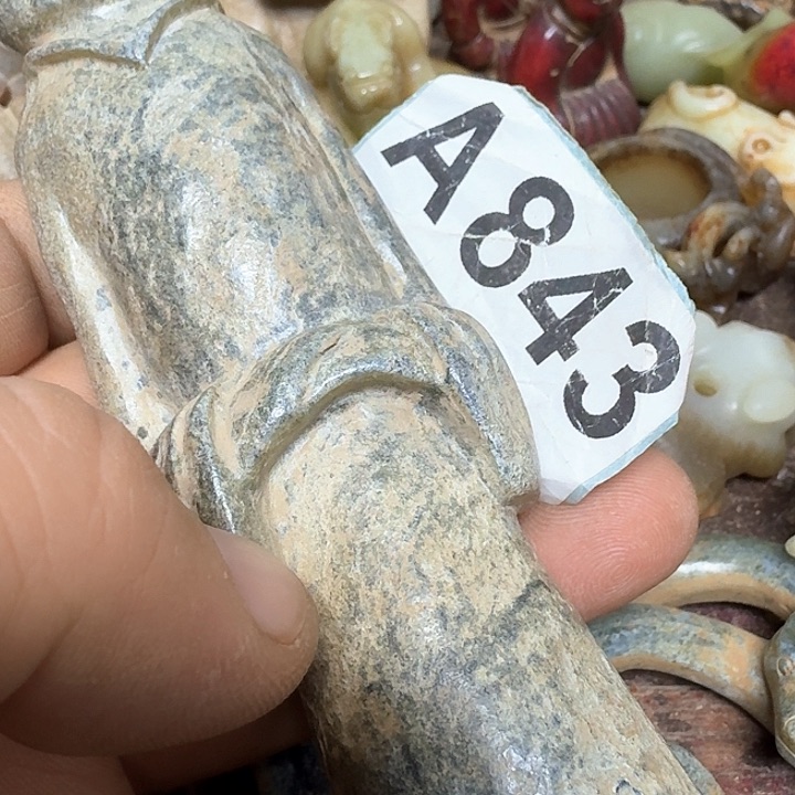 和田玉颈饰未镶嵌穿*力