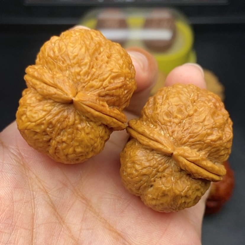 【闪购商品】文玩核桃把件37尺麒麟墩