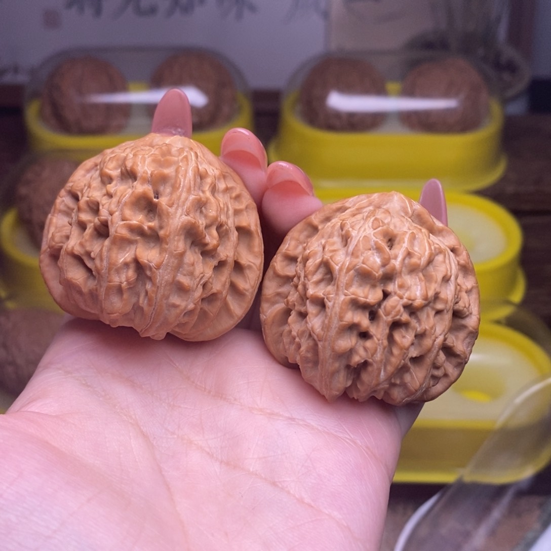 文玩核桃把件全品43尺三角白狮子头