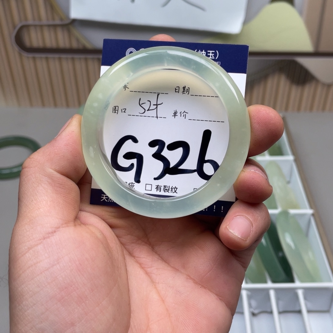 岫玉手镯手镯未镶嵌