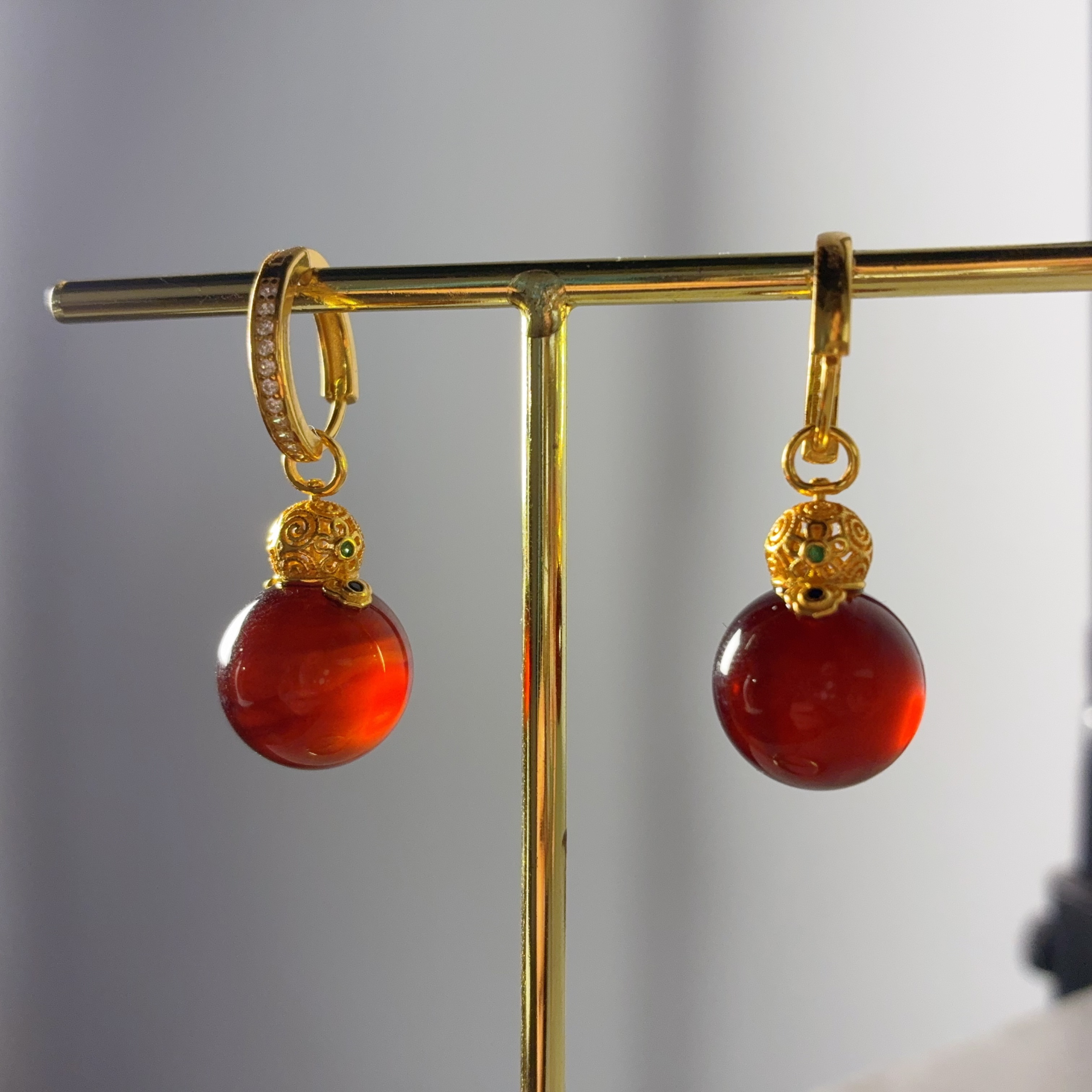 13MM天然圆珠设计款耳环复古百搭气质时尚琥珀耳环 红色简约镶嵌