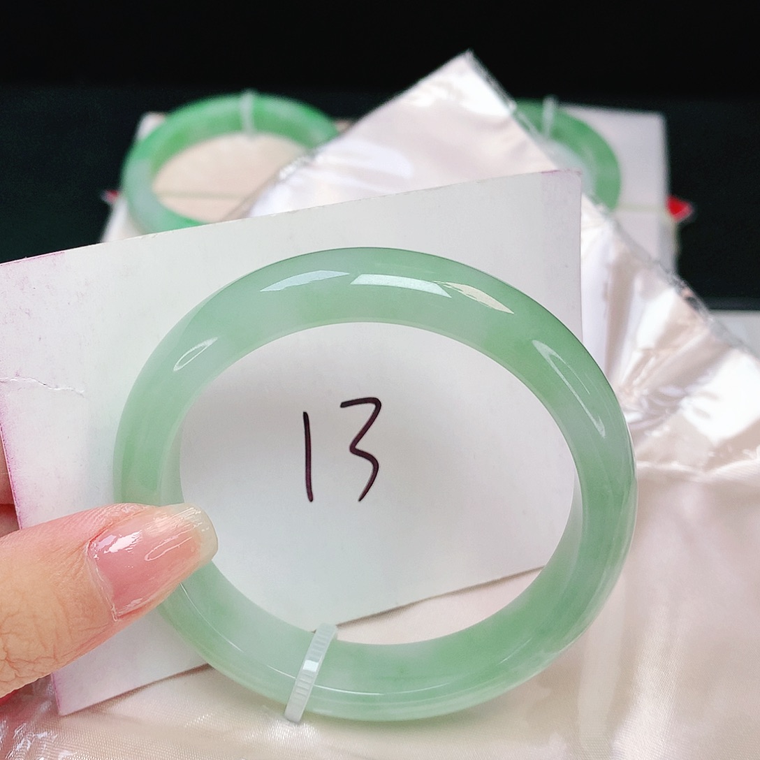 翡翠未镶嵌手镯正圈54