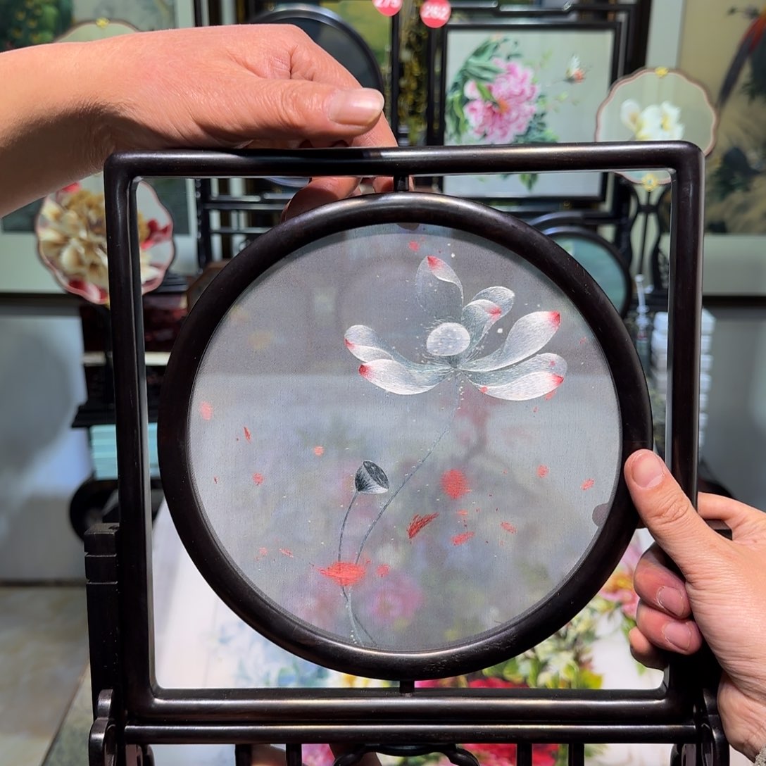 刺绣刺绣工艺精湛