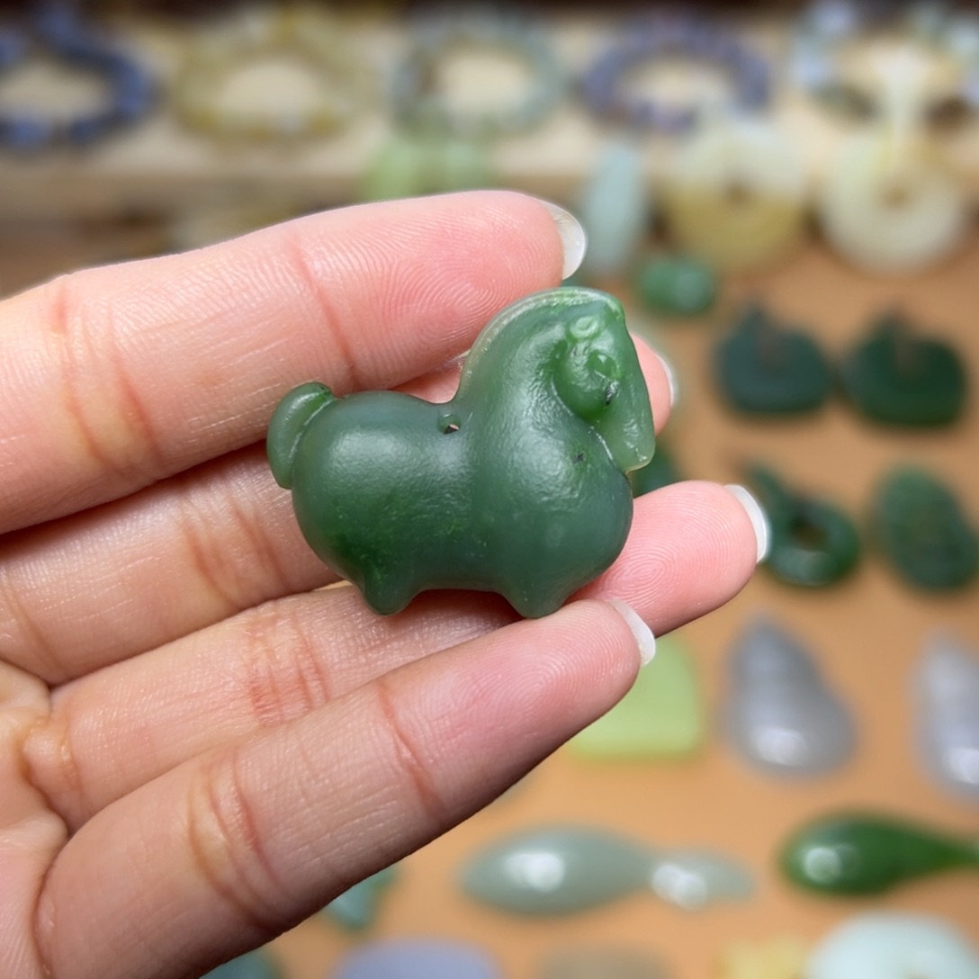 颈饰未镶嵌和田玉