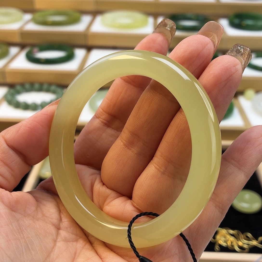 和田玉未镶嵌手镯新疆若羌冰黄口
