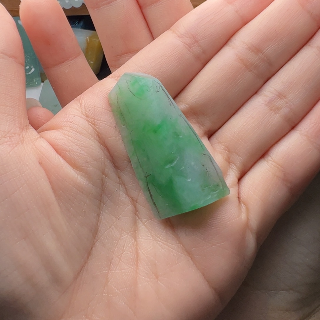 未镶嵌定制翡翠不包工