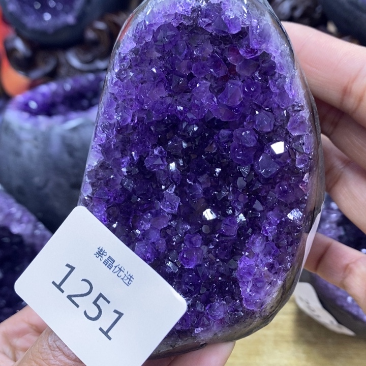 戚紫水晶1251未镶嵌水晶