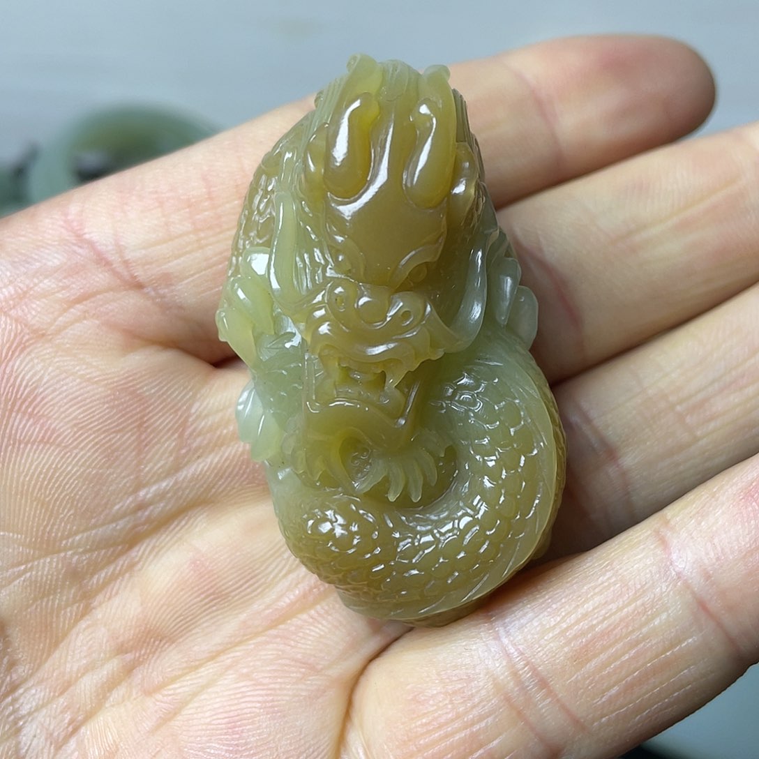 和田玉（糖玉）挂件未镶嵌