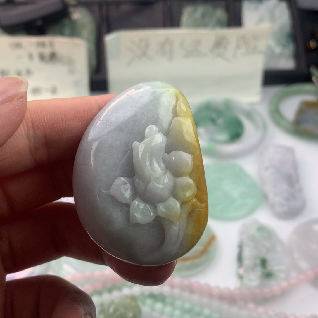 翡翠颈饰未镶嵌一