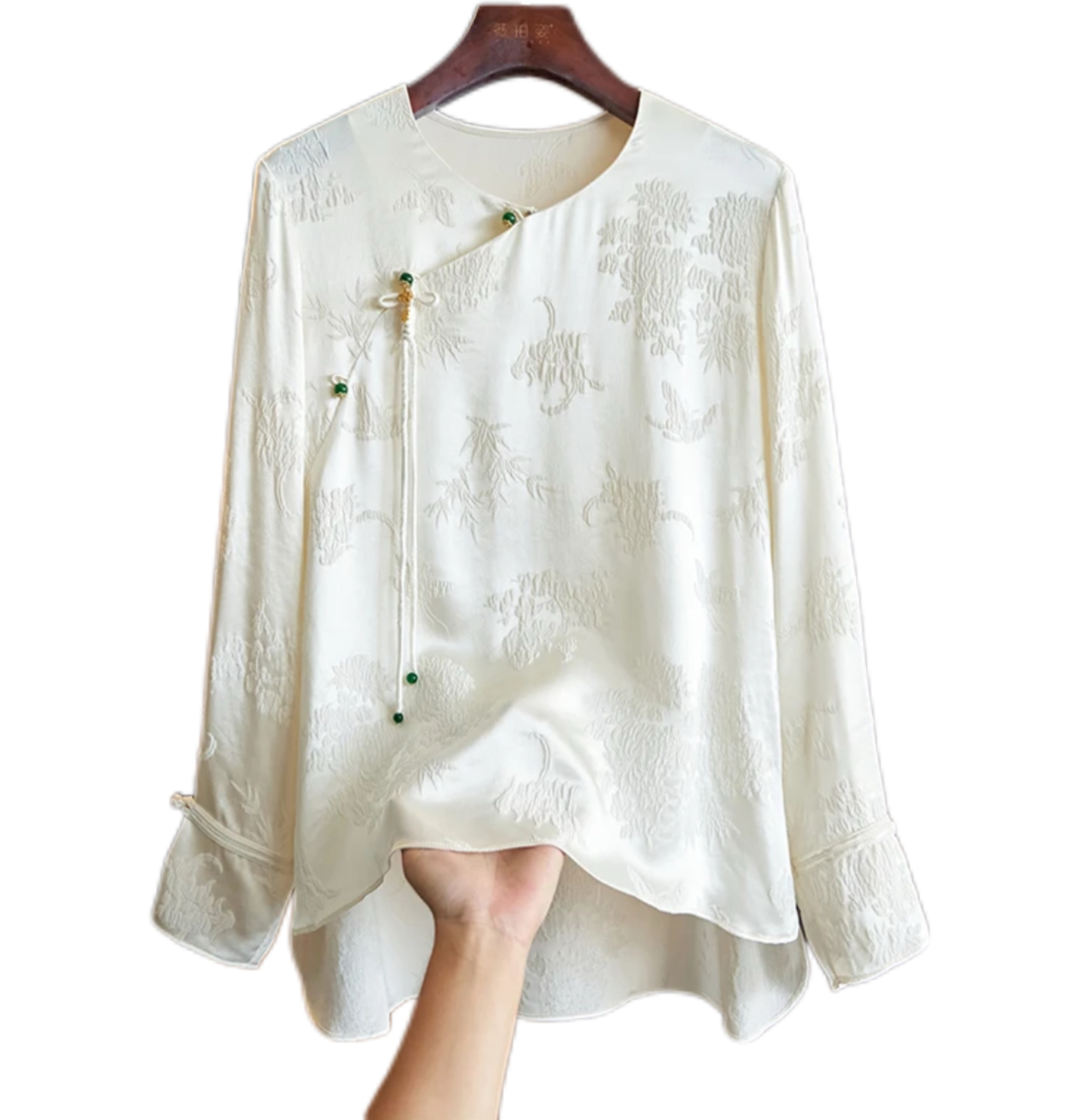 【刻花流苏】时尚刻花圆领打底衬衣
