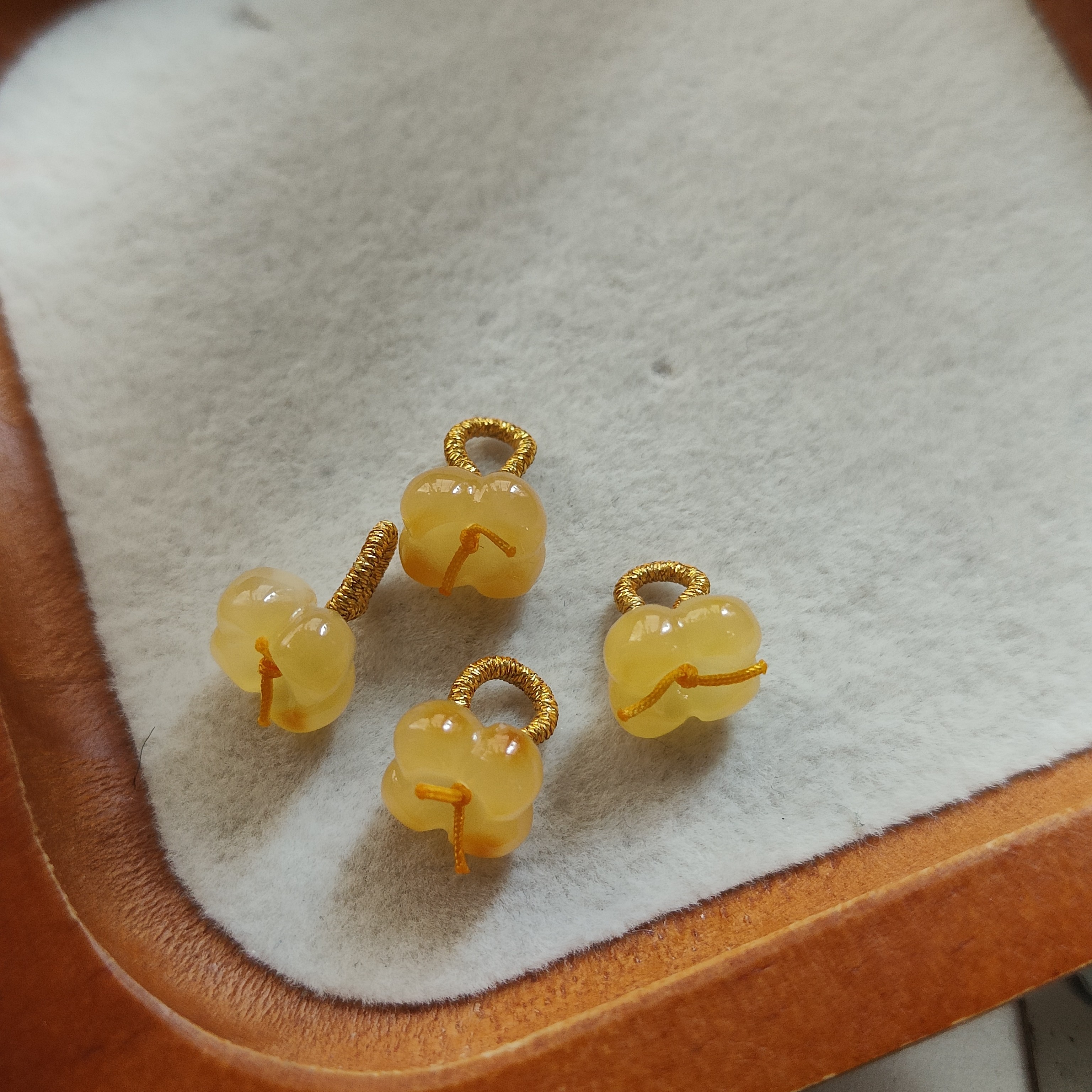 天然蜜蜡桂花提溜（个）