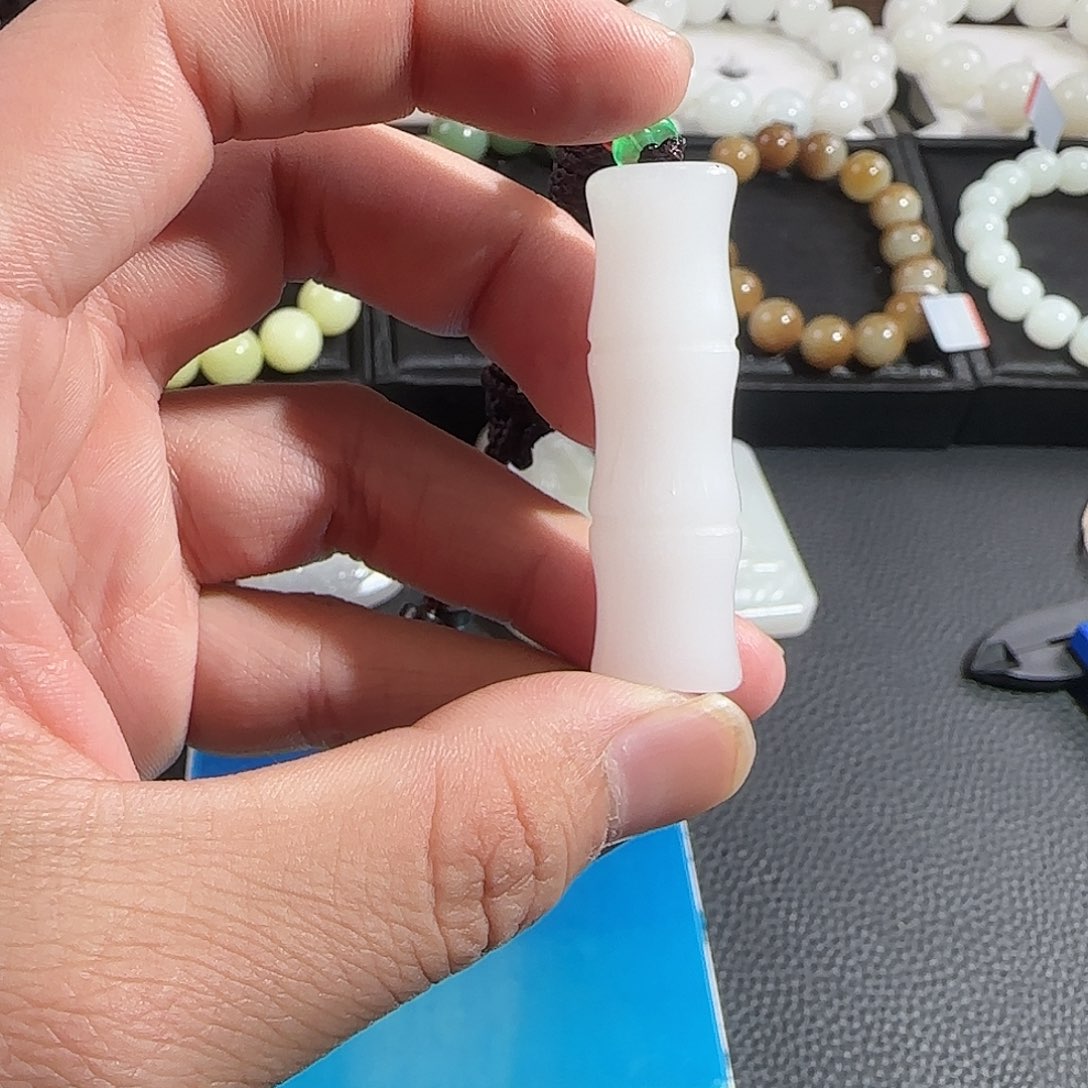 和田玉（碧玉）颈饰未镶嵌