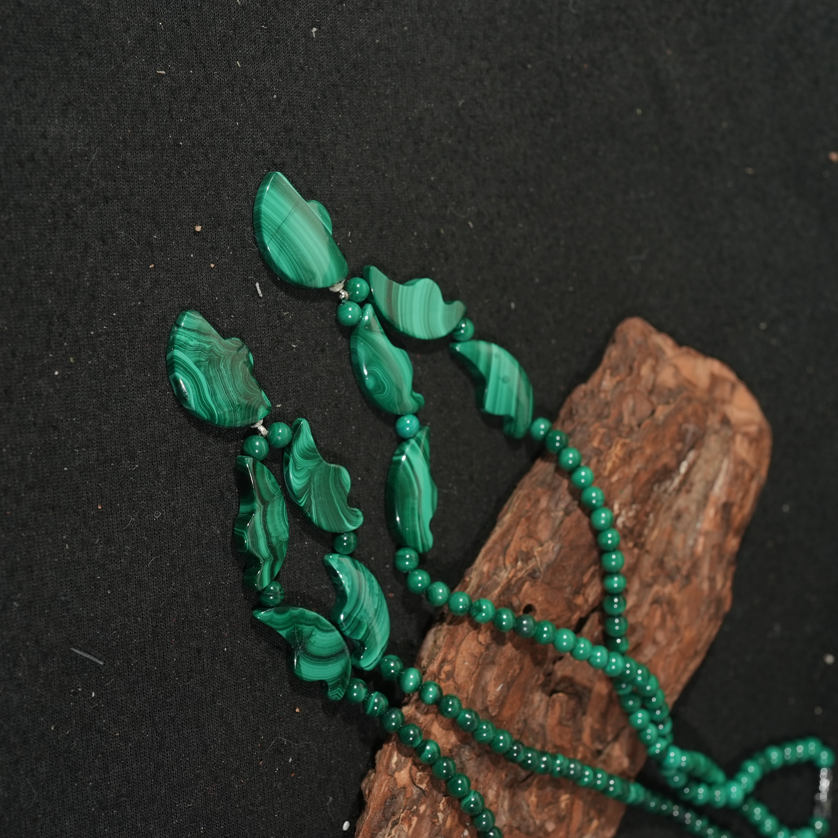 12.3香港王老板-孔雀石吊坠多样性发一4s125