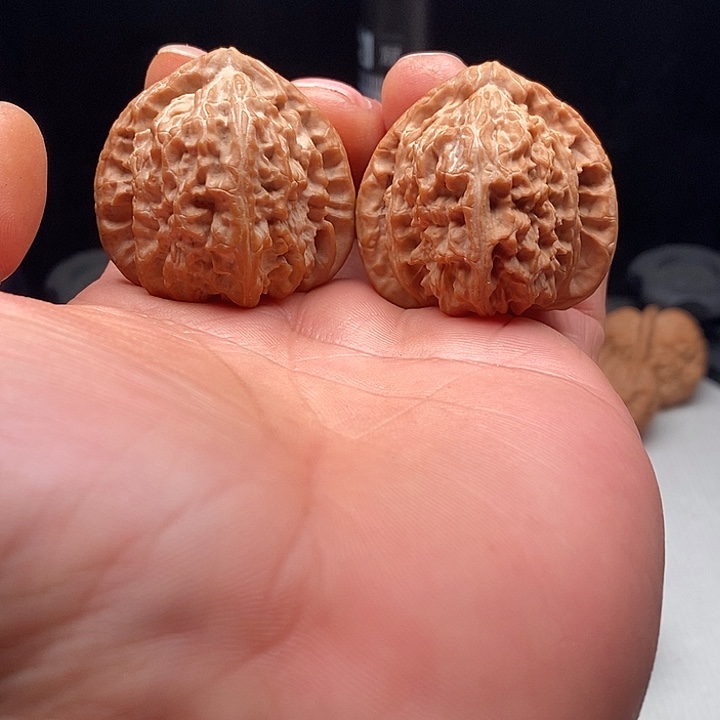 把件文玩核桃39三角白