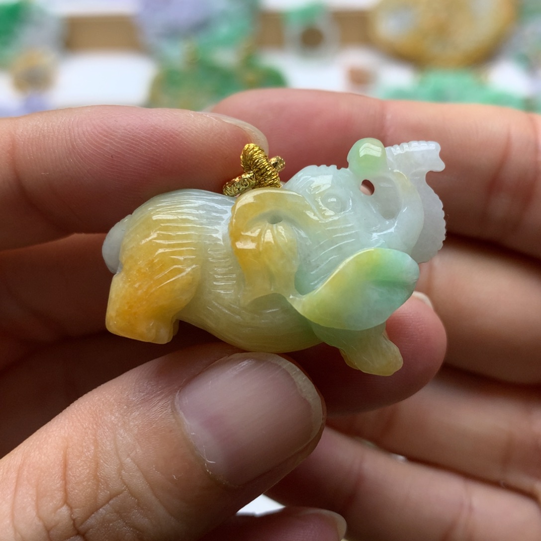 翡翠未镶嵌颈饰翡翠