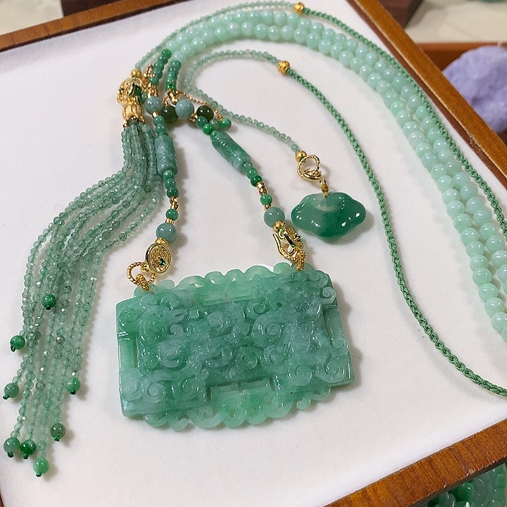 翡翠未镶嵌颈饰翡翠吊坠