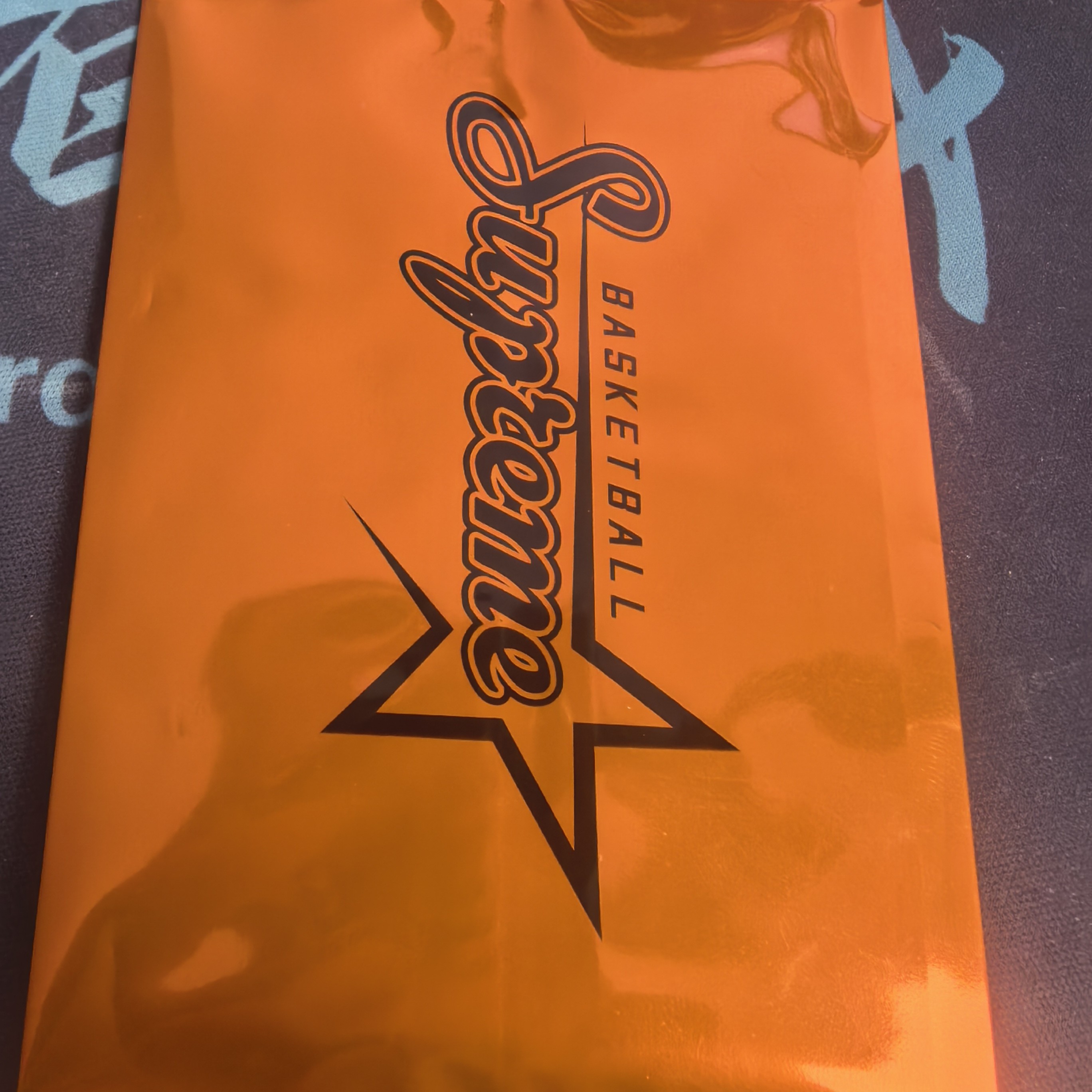 每包3张卡每张碰3次参与直播玩法 未成年人禁止下单 拆开不退不换