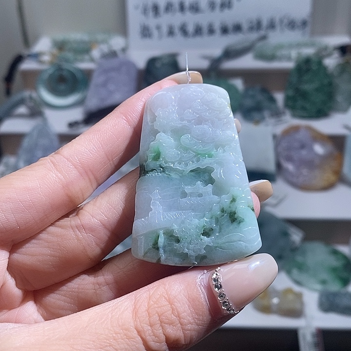 翡翠颈饰未镶嵌翡翠
