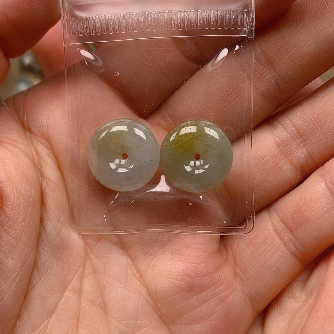 翡翠颈饰未镶嵌翡翠蛋面