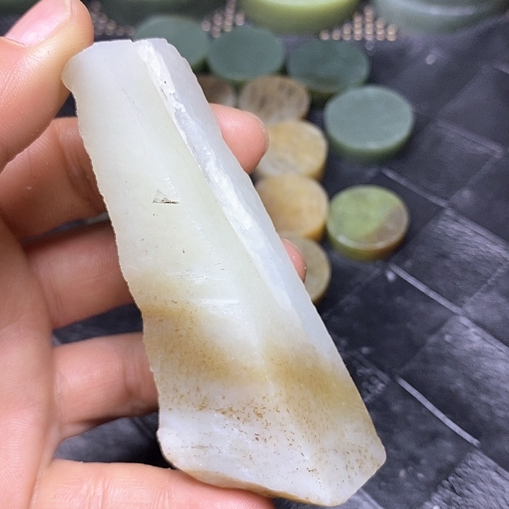 和田玉毛料未镶嵌