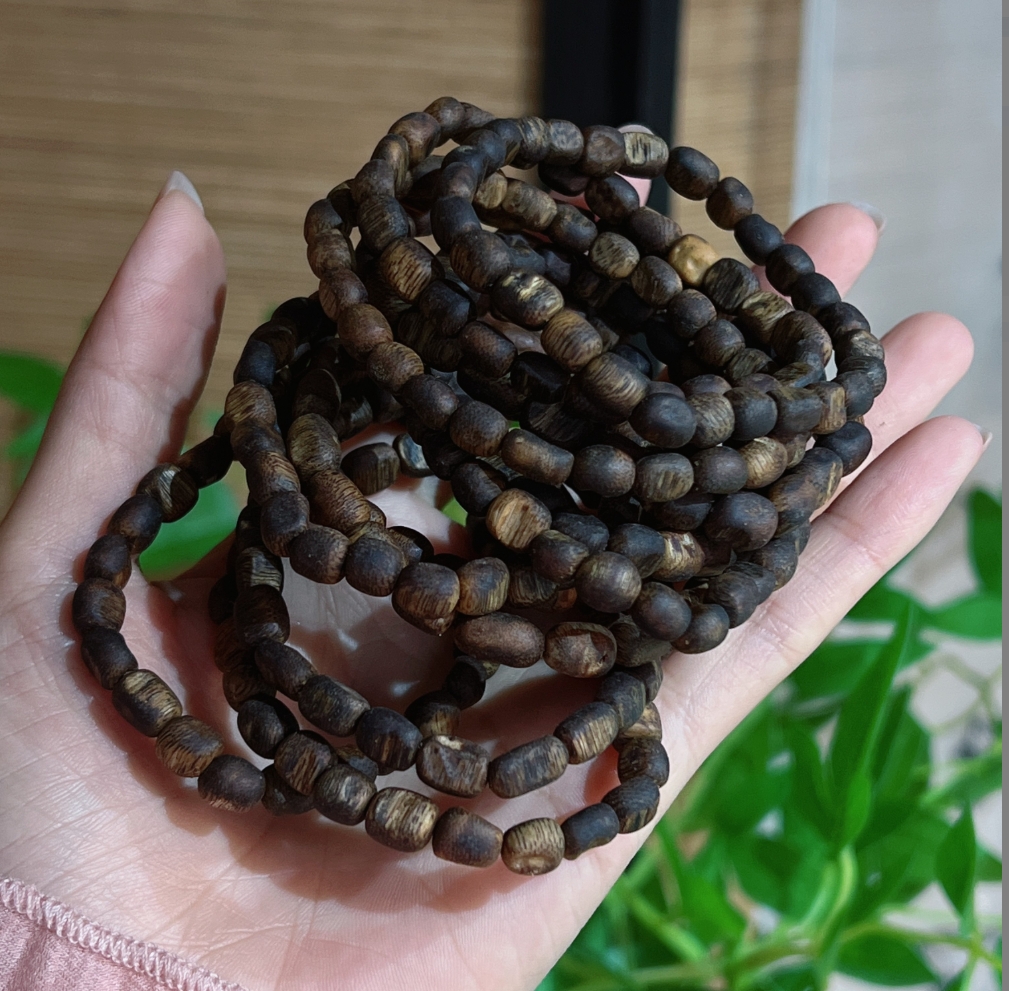 沉香【珊木居】S055 沉香随型小石头  多样性发其一