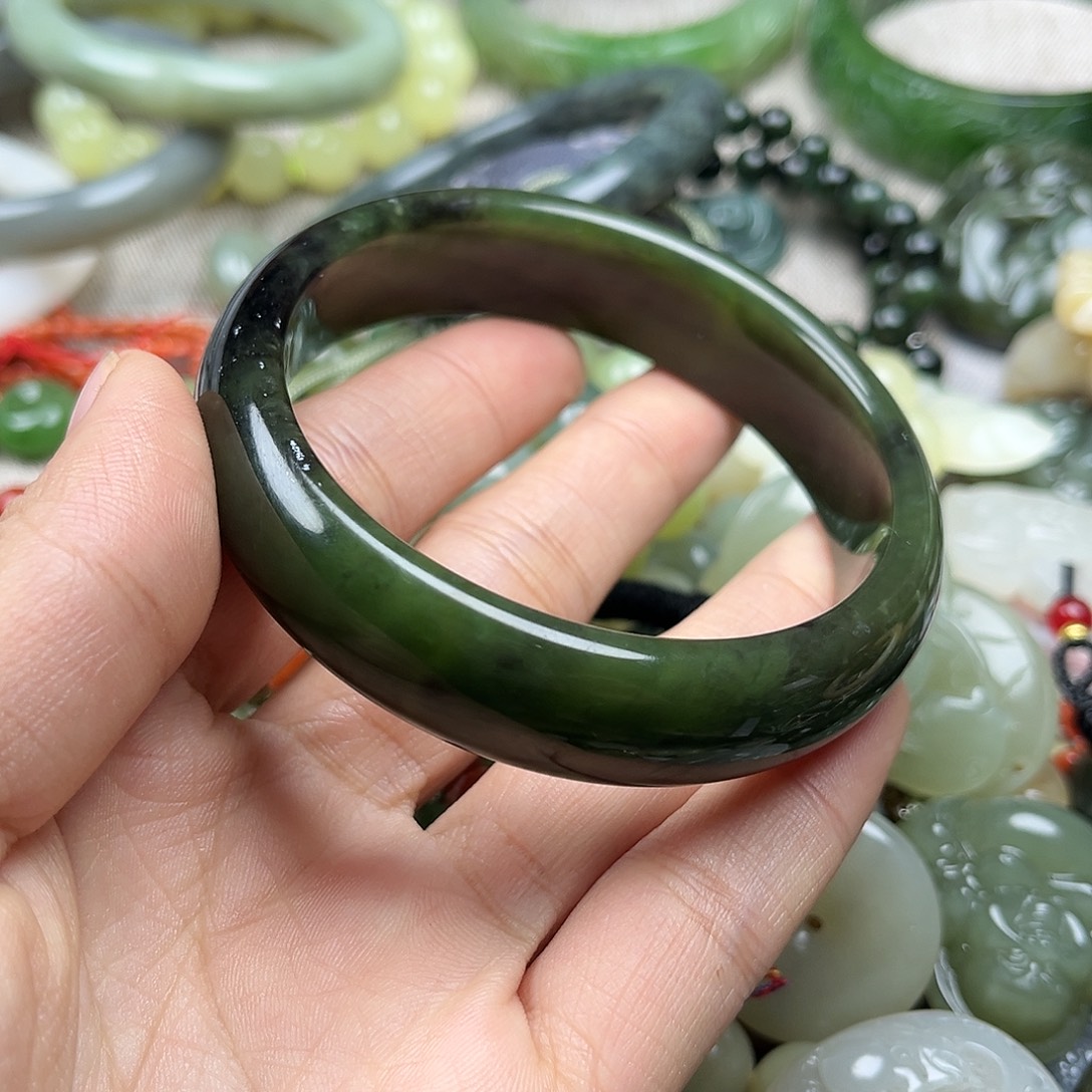 和田玉（碧玉）未镶嵌手镯58➕