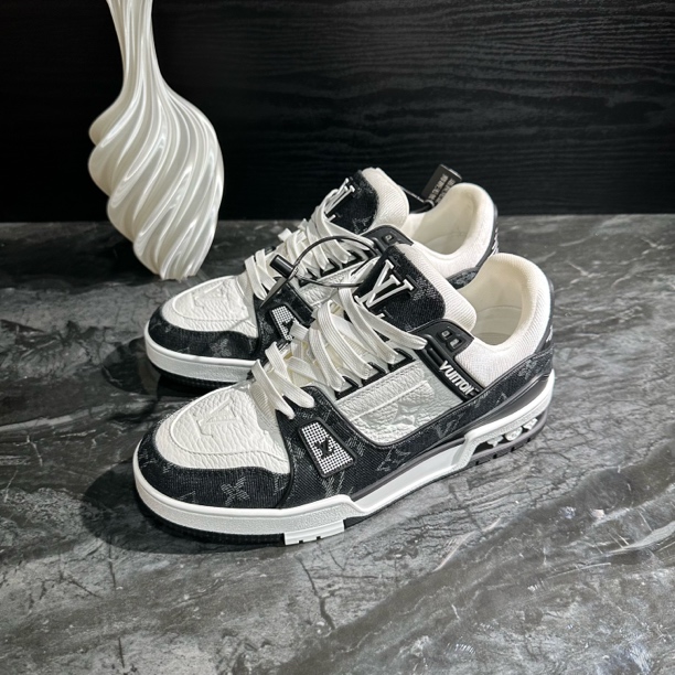 99新 LouisVuitton/路易威登 37码/25新款黑牛仔Trainer板鞋