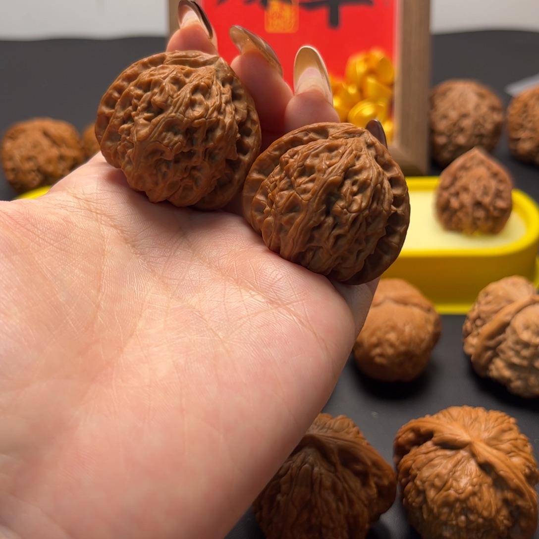 文玩核桃吊坠三角白39