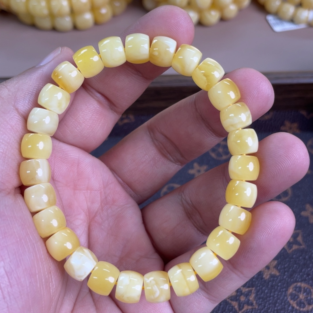 琥珀裸石未镶嵌13800.00000000