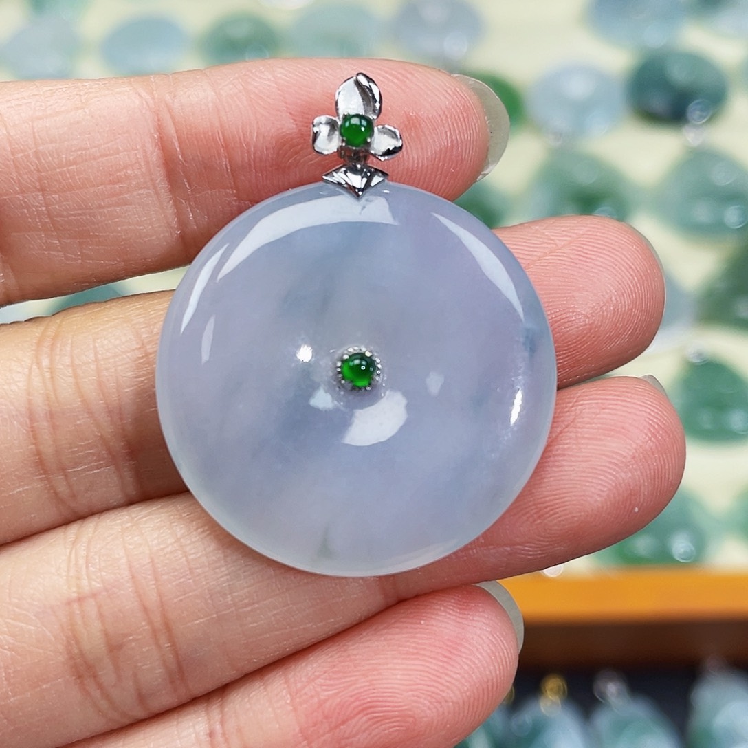 翡翠颈饰18K金镶嵌吊坠