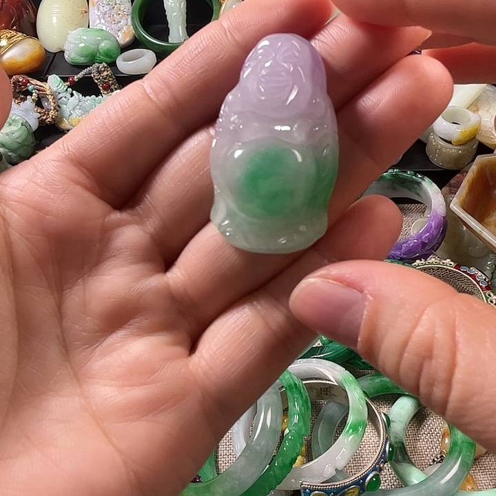 翡翠未镶嵌颈饰翡翠未镶嵌颈饰