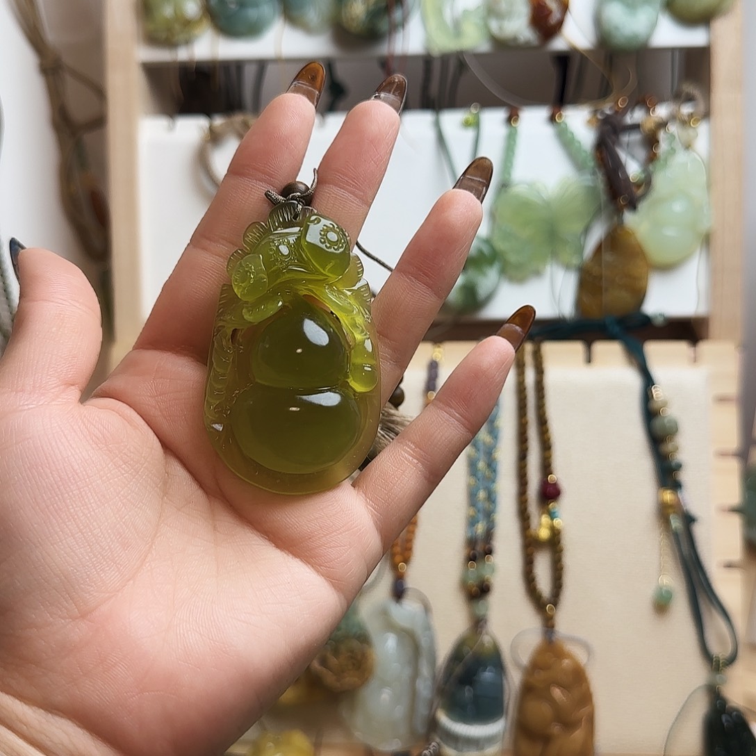 Y***o蛇纹石玉合金颈饰