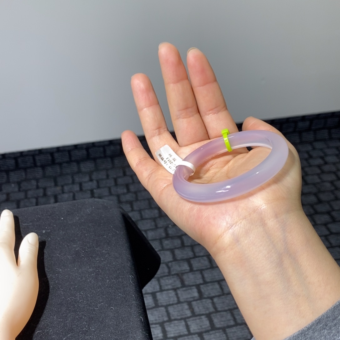 玛瑙/玉髓手镯未镶嵌是****.