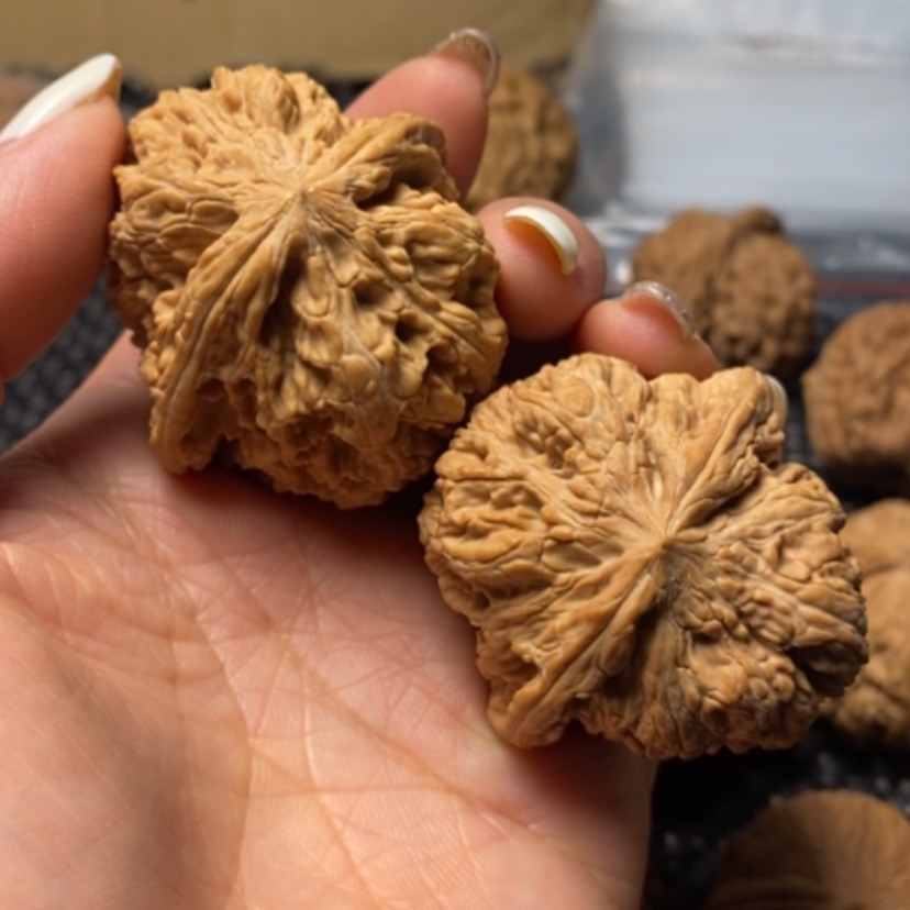 【闪购商品】文玩核桃吊坠小*哥