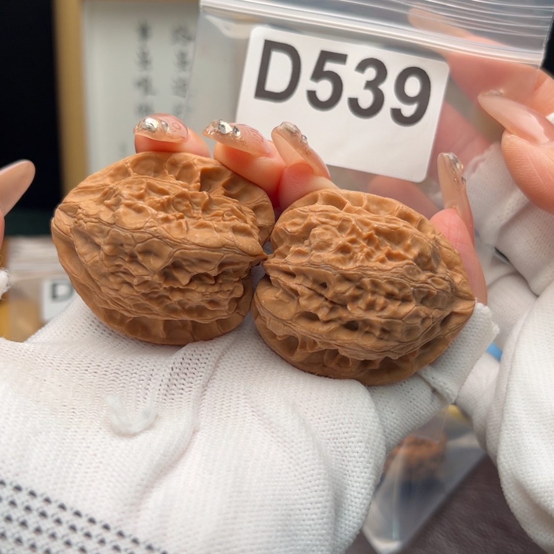 文玩核桃把件40靠山王d539